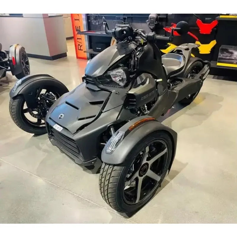 All-terrain 3-wheel motorcycle is stable and flexible, taking into account power