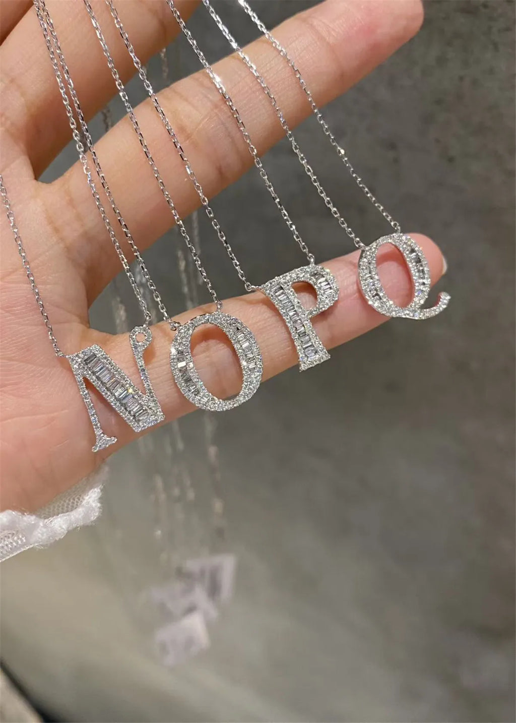 18K gold solid genuine gold natural diamond letter diamond necklace - high-quality jewelry available in stock, for customization