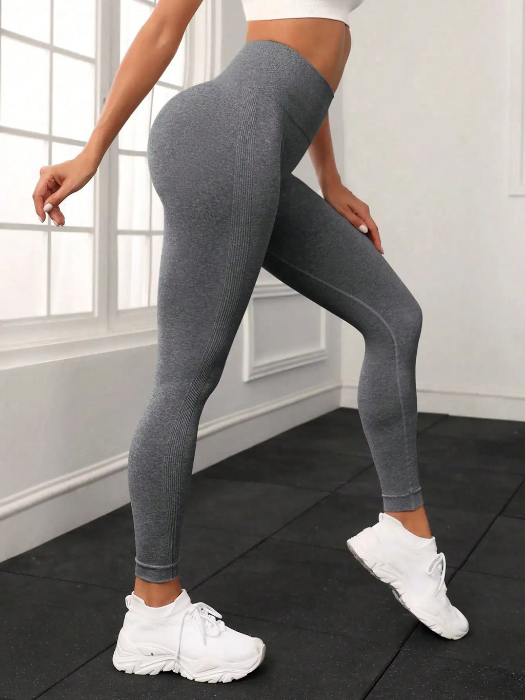 European and American Seamless Yoga Leggings with Waistband Lettering, Butt-Lifting, Quick-Dry Women's Breathable Tights for Pea