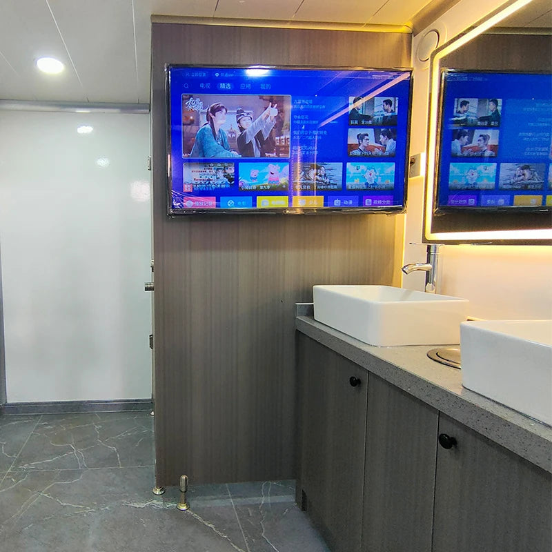Luxury 2 Station Portable Restroom Trailer Customized Mobile Bathroom Trailer with Water Tank Flush Toilet for Rental Business