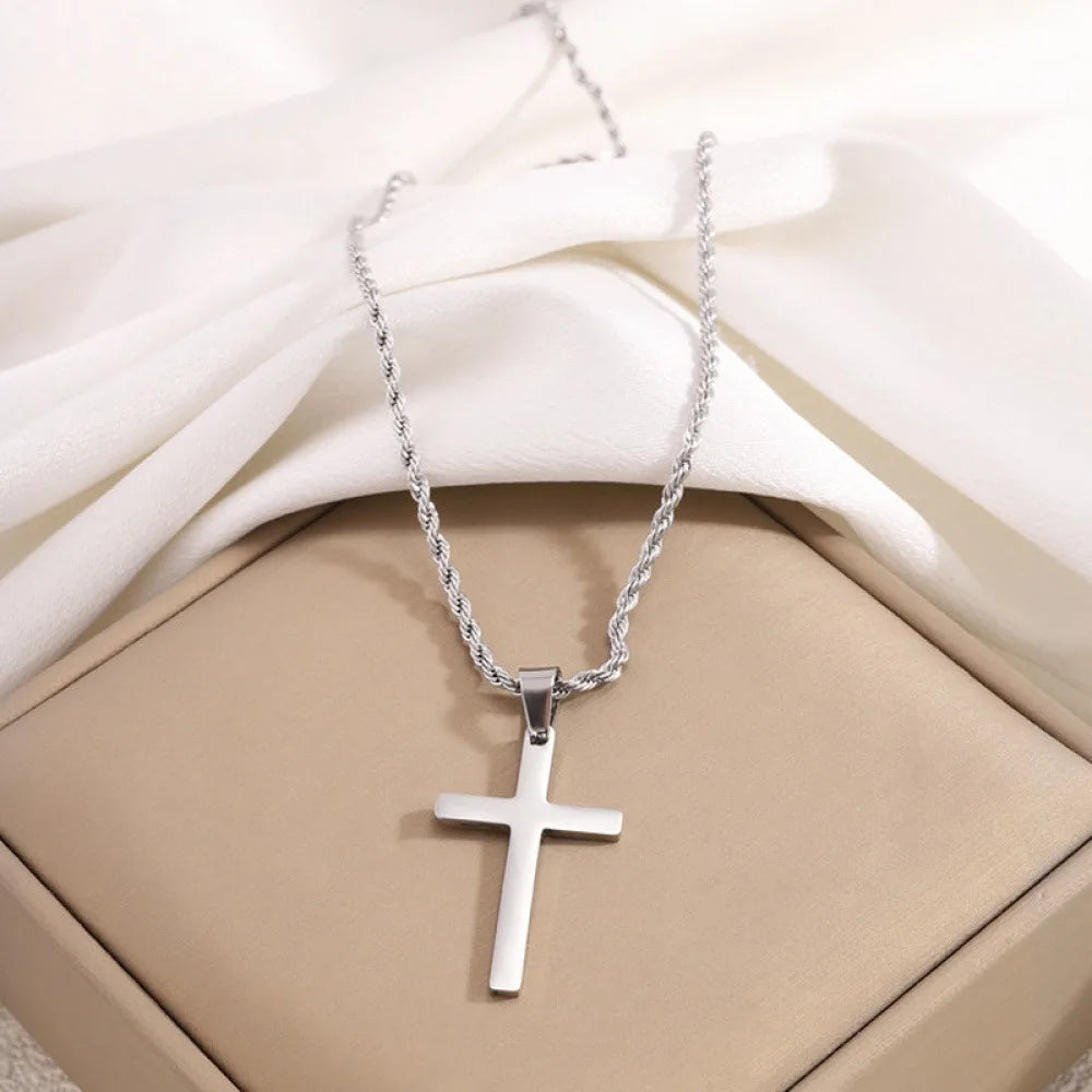 Hot-Selling Jewelry, Fashionable and Luxurious Cross Pendant Necklace, Niche and Unique