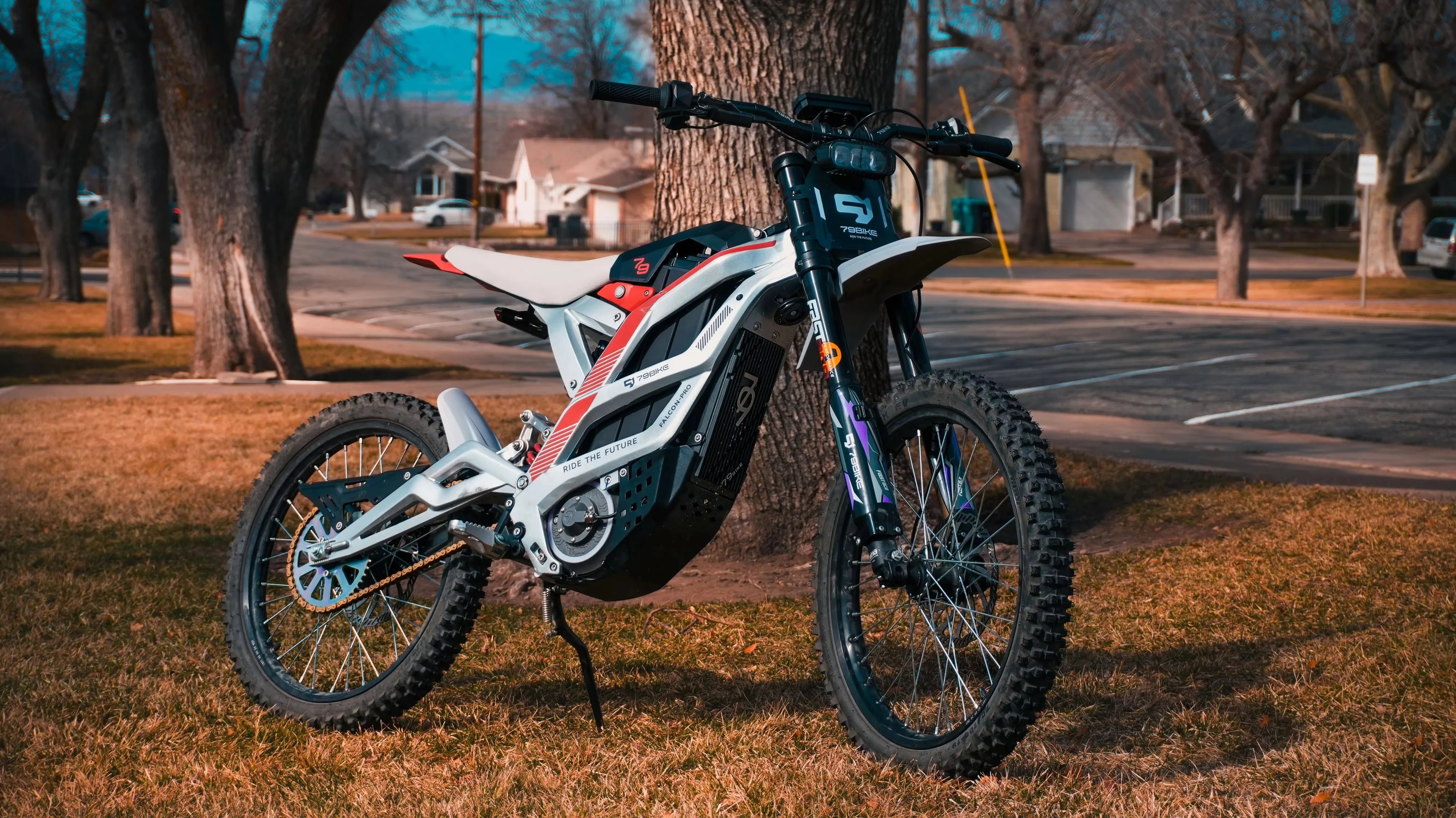 UTV&ATVPro for Adult Electric Dirt Bike 72V Motocross Mountain Hilly Road Racing Bike 85km/h Max Speed 120km Range Front/Rear