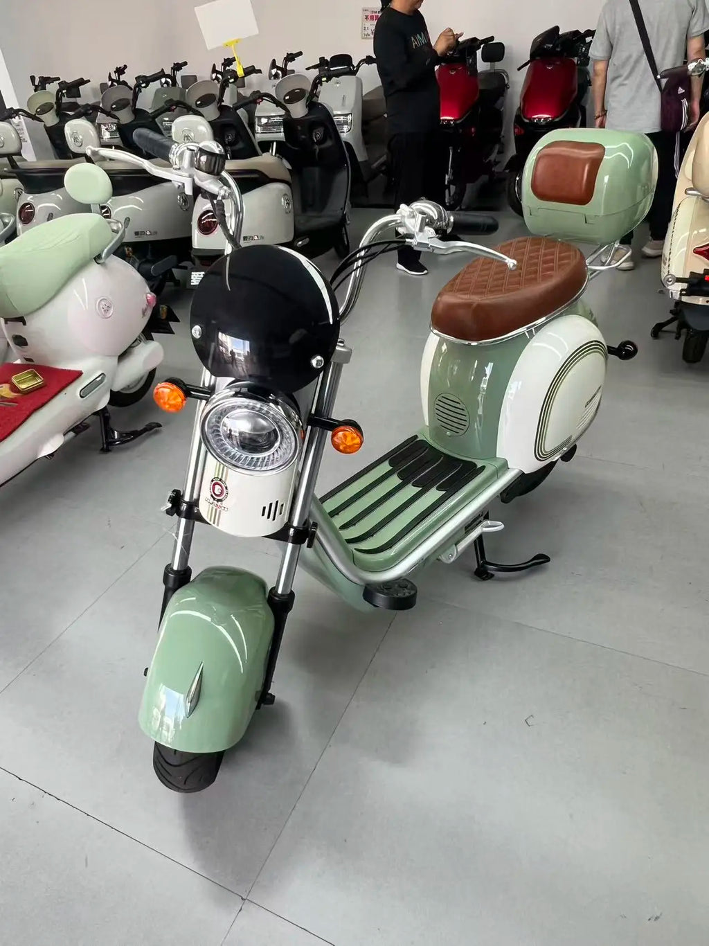 New Fashion 800W Brushless Motor Electric 45km/h Streetbike Racing Motorcycle 48V Lithium Battery High Performance for Racers