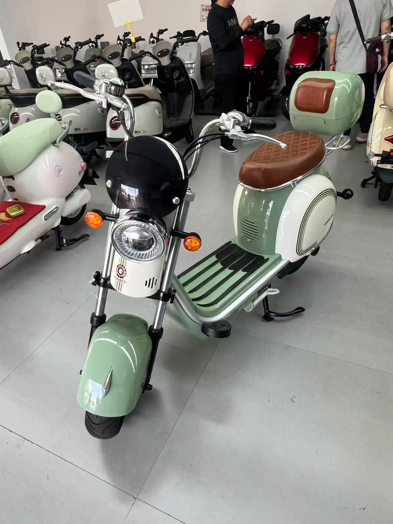 New Fashion 800W Brushless Motor Electric 45km/h Streetbike Racing Motorcycle 48V Lithium Battery High Performance for Racers
