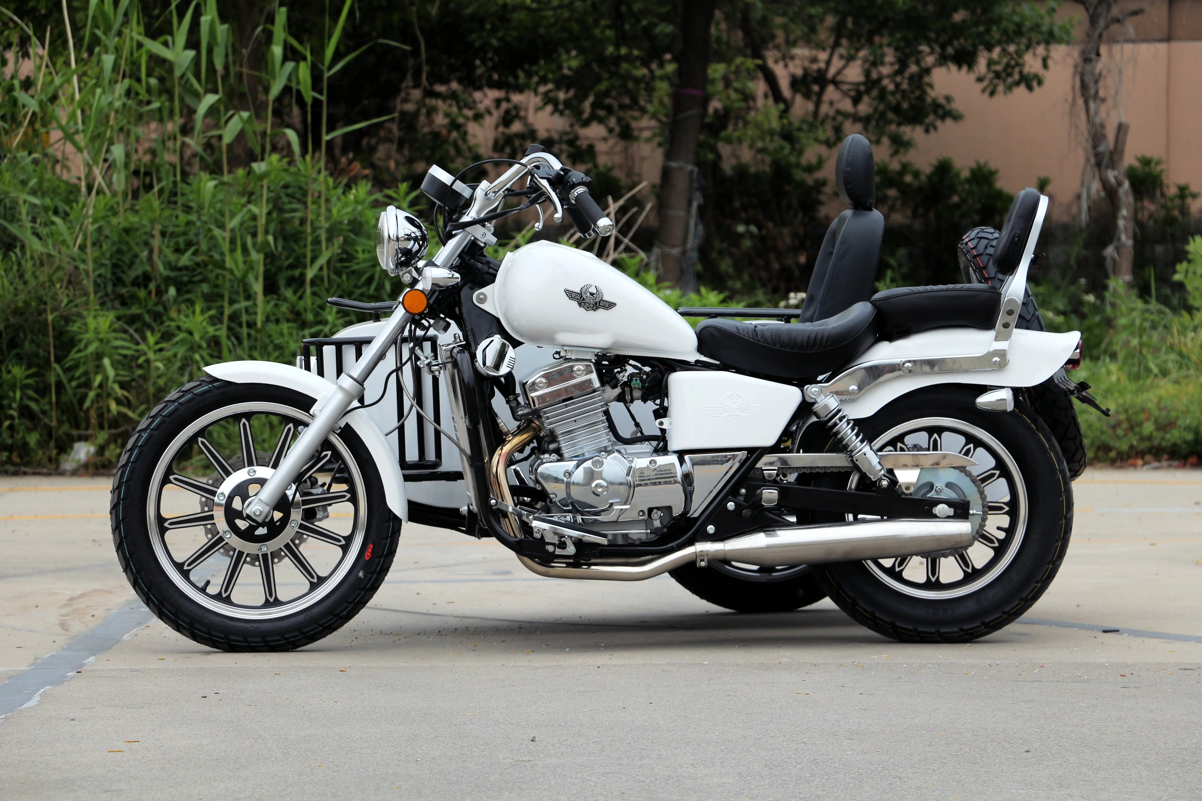 Three Seats Fuel Motorcycle New Arrival Motorcycle with Sidecar 400cc High Speed Double Rear Absorber