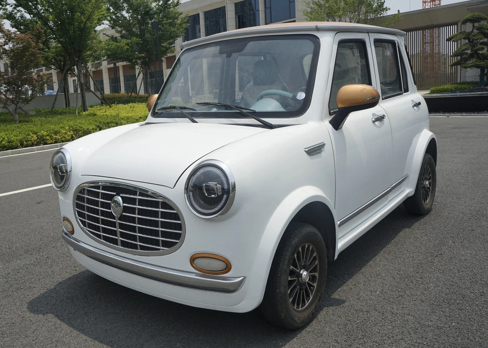 Retro low-speed four-wheeler electric car adult new energy vehicle lithium battery electric vehicle