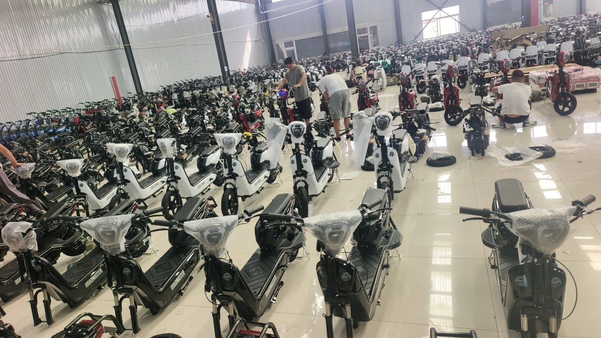 New High Speed 72v Sports 3000W Motorcycle  High Speed 80km/h Off-Road  Max Load 200kg  Electric Motorcycle Scooter