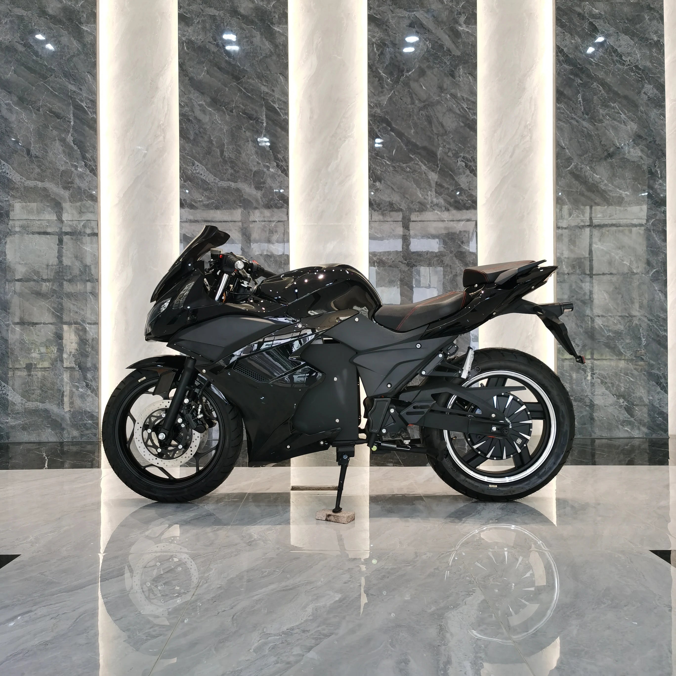Strovan  Fast Speed 150kmh Electric Cruiser Road Motorcycle 72v60-120ah Lithium Sport Motorcycles