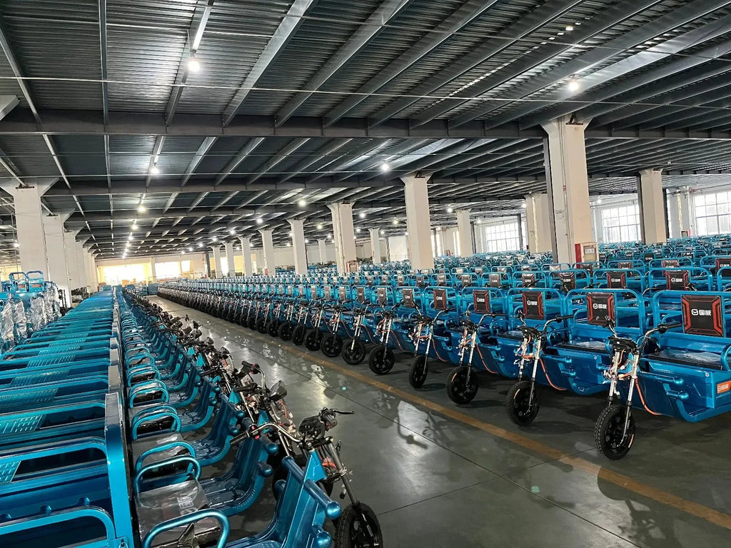 2025 Best Selling 60v Electric Motorcycle Scooter Long-Range Electric Bike for City Commuting and Leisure Riding