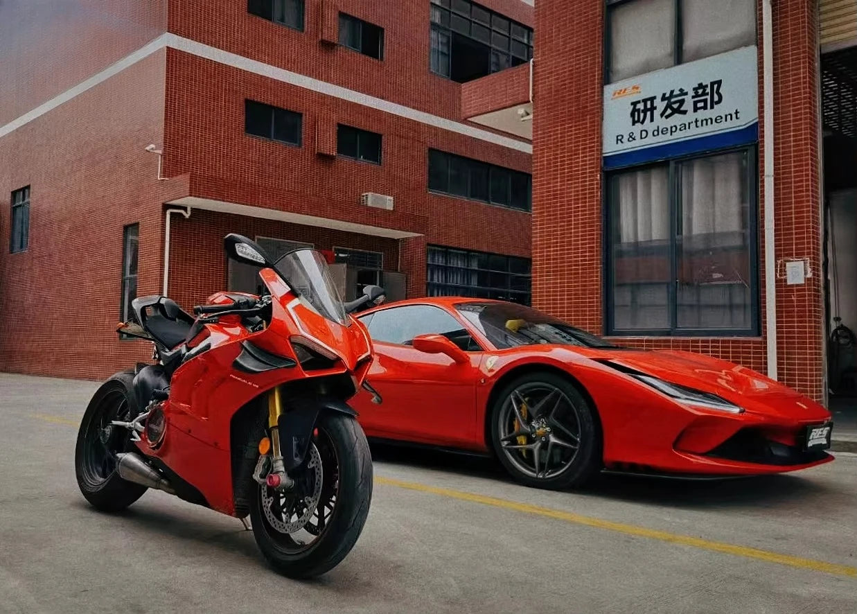 Customized Motorcycle Muffler Exhaust Pipe Motor Racing Modified Parts & Accessories for  V4 V4S V4R