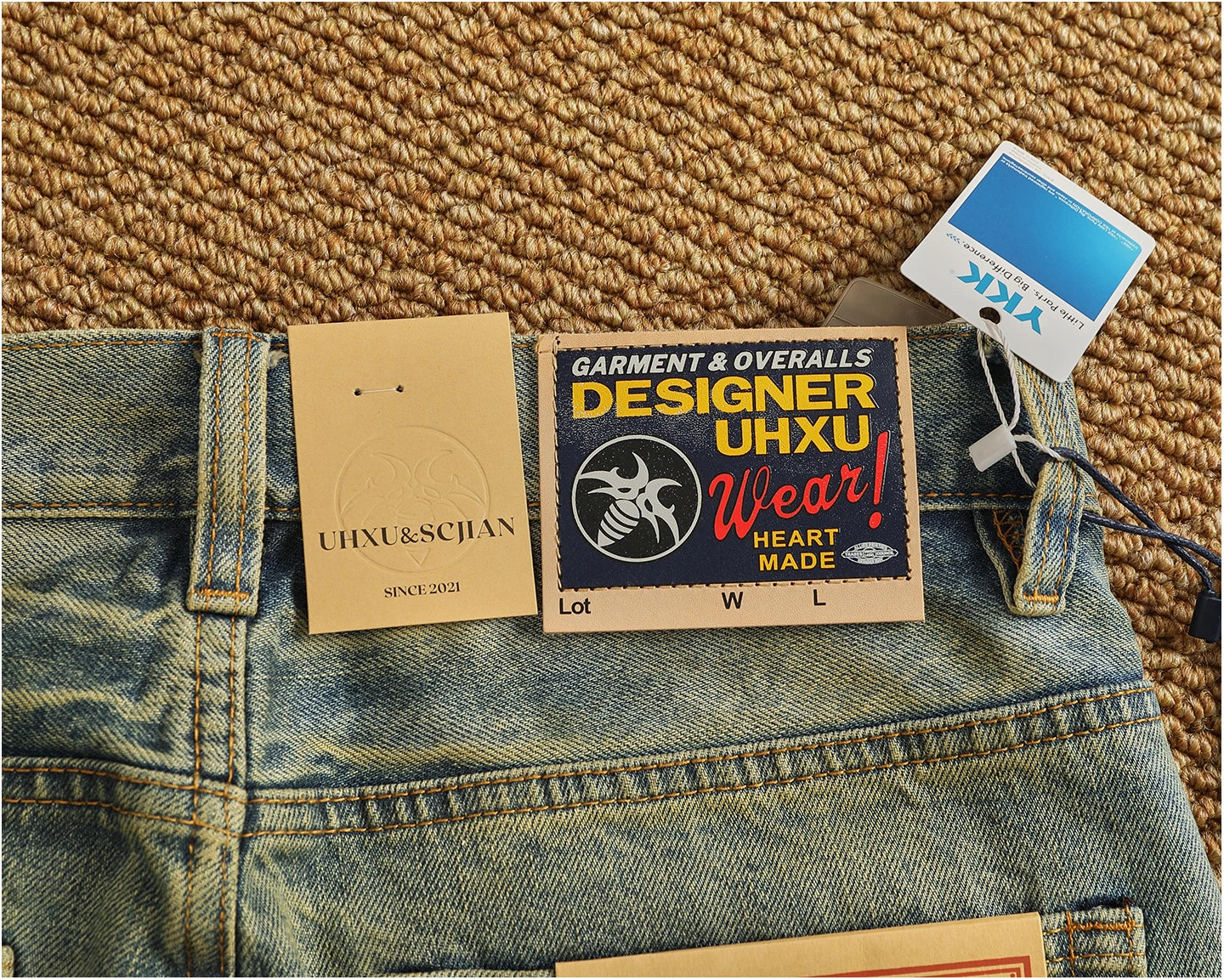 2025 Autumn New American Retro Heavyweight Ripped Denim Men's Fashion 100% Cotton Washed Old Straight Tapered Casual Jeans