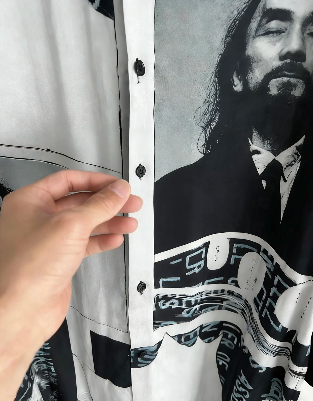 TOP-YAMAMOTO original design hand-drawn cartoon print long shirt for men on the streets of Hawaii