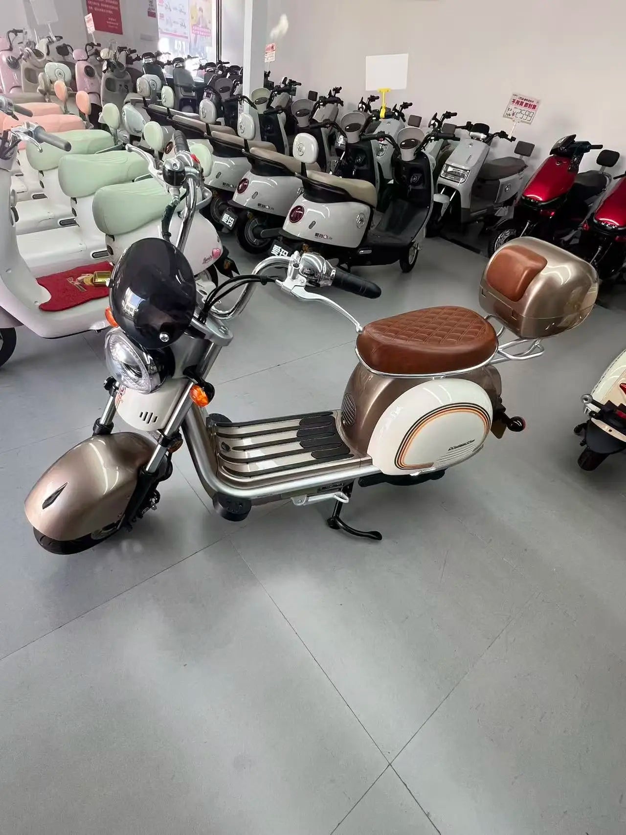 New Fashion 800W Brushless Motor Electric 45km/h Streetbike Racing Motorcycle 48V Lithium Battery High Performance for Racers