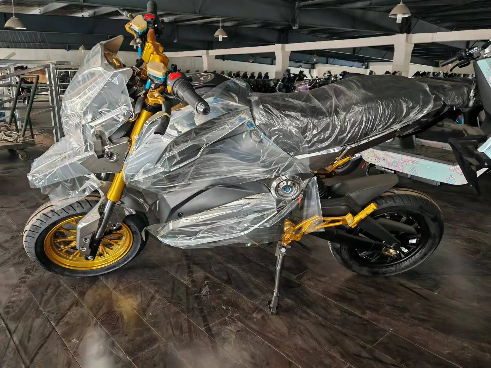 New Fashion M5 M6  1200W 2000W Lead Acid Battery Lithium Battery 60-100km Adult Racing Electric Motorcycle