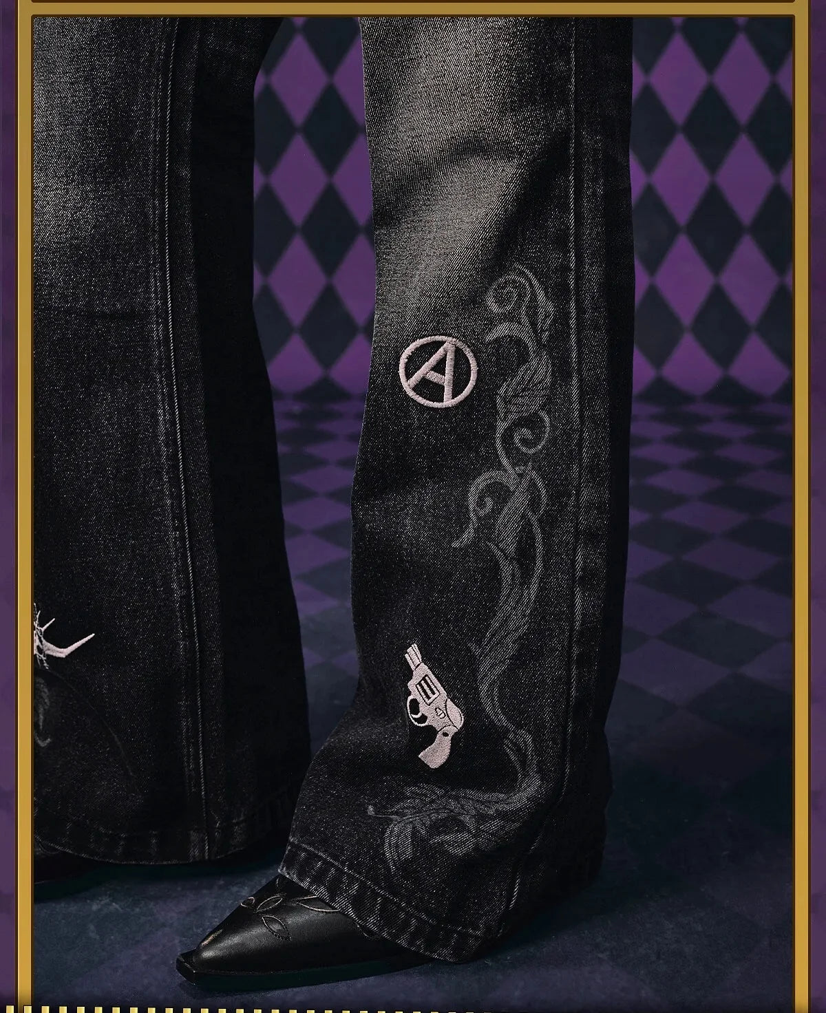 JoJo's Bizarre Adventure Black Flared Jeans Men Embroidery Streetwear Loose Casual Washed Denim Pants Anime Inspired Trousers