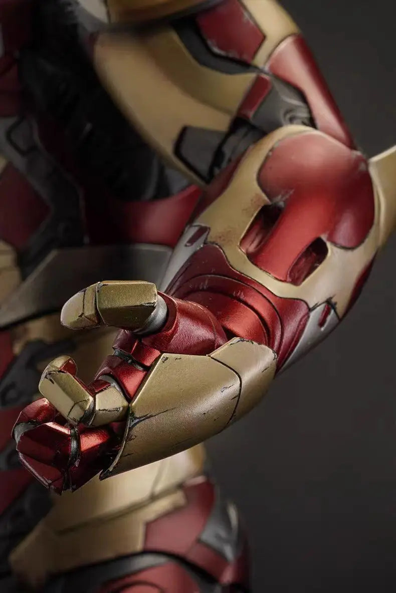 New Product In Stock 1/4 Brand New  Iron Man Mk42 Statue In Red And Gold Color Scheme Super Cool With Luminous Effect