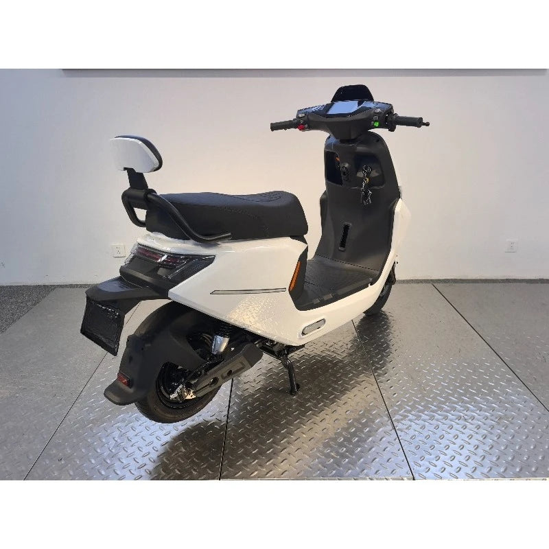 Electric motorcycle 1000W 72V 32AH with bumper, disc brake, designed for adult urban riding