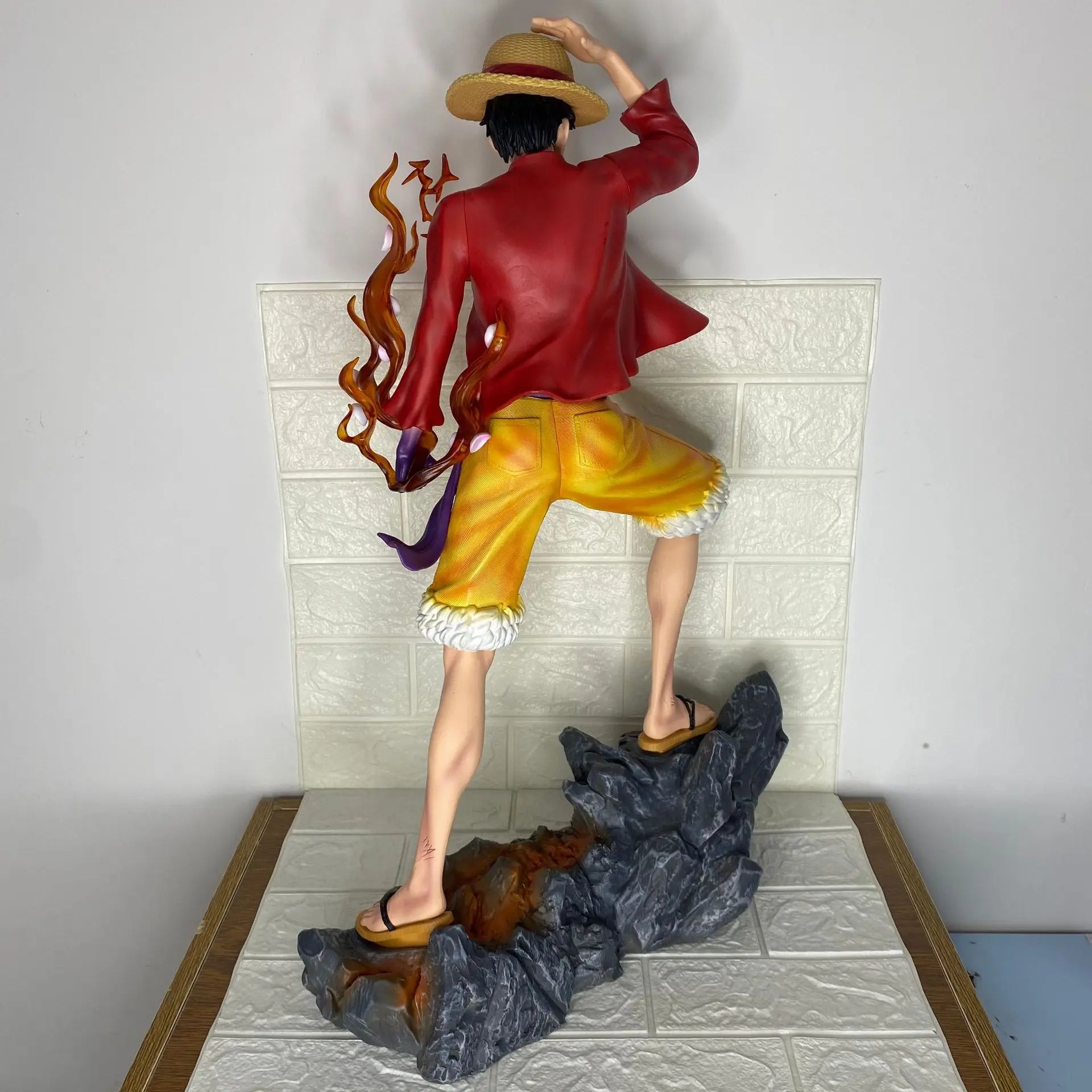 68cm Anime Figurine Large Size New Fourth Emperor Luffy Domineering Standing Posture Grass Hat Group Statue Ornament Boxed