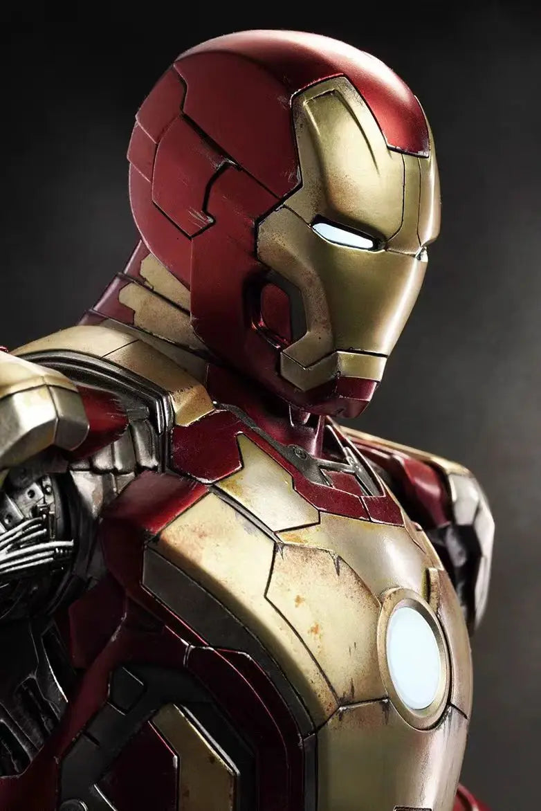 New Product In Stock 1/4 Brand New  Iron Man Mk42 Statue In Red And Gold Color Scheme Super Cool With Luminous Effect