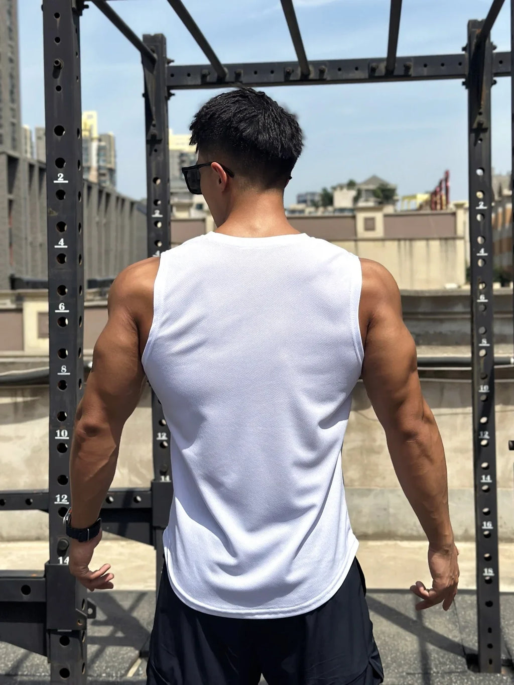 2025 Summer New Trend Men tank top Pullover Round Neck Mesh Bottom Shirt Sports Fitness Top Sleeveless Vest Quick Dry undershirt