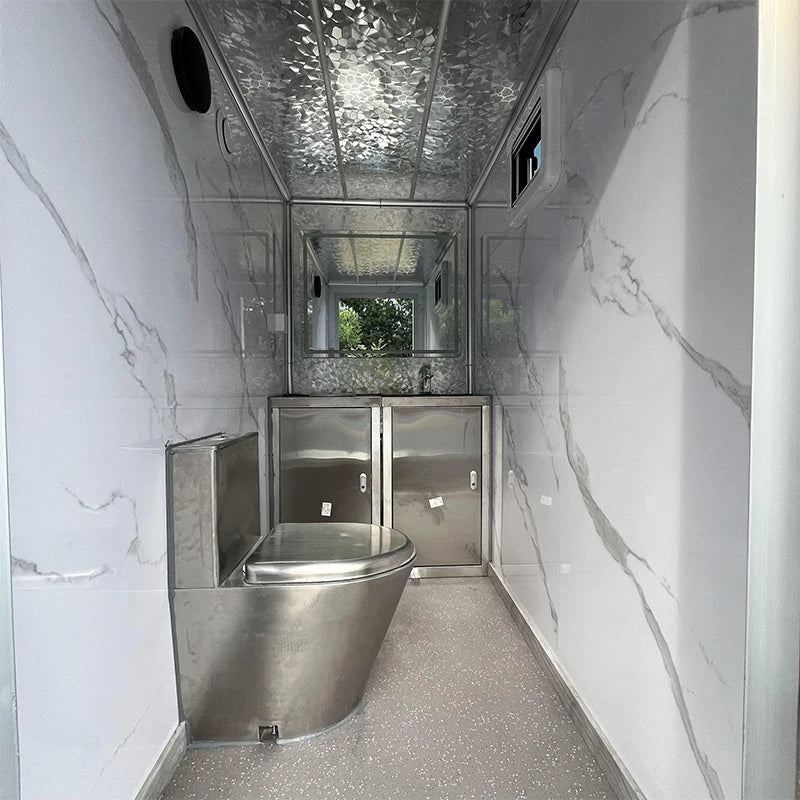 Luxury 2 Station Portable Restroom Trailer Customized Mobile Bathroom Trailer with Water Tank Flush Toilet for Rental Business
