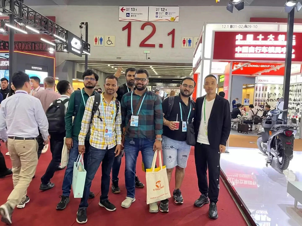 2023 Fashion Low Cost EEC COC Electric Racing Motorcycle for Wholesale Fashion Intelligent Electric Vehicle