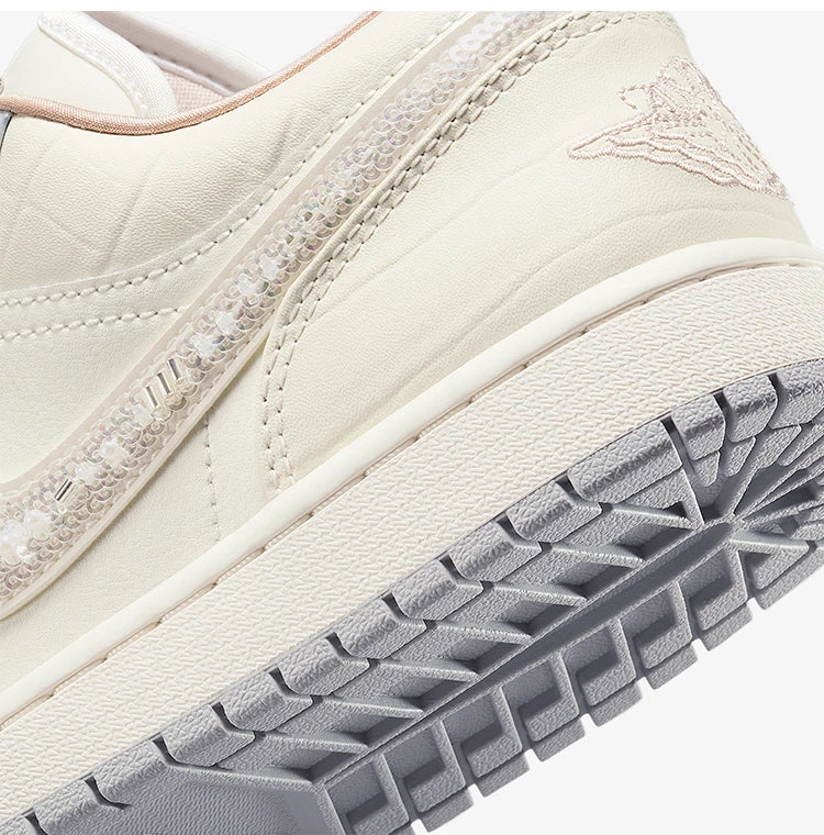 Nike genuine Air Jordan 1 Low Women's Durable Sports Shoes IH7323-100