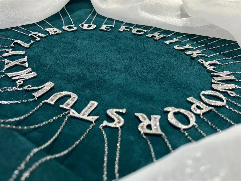 18K gold solid genuine gold natural diamond letter diamond necklace - high-quality jewelry available in stock, for customization