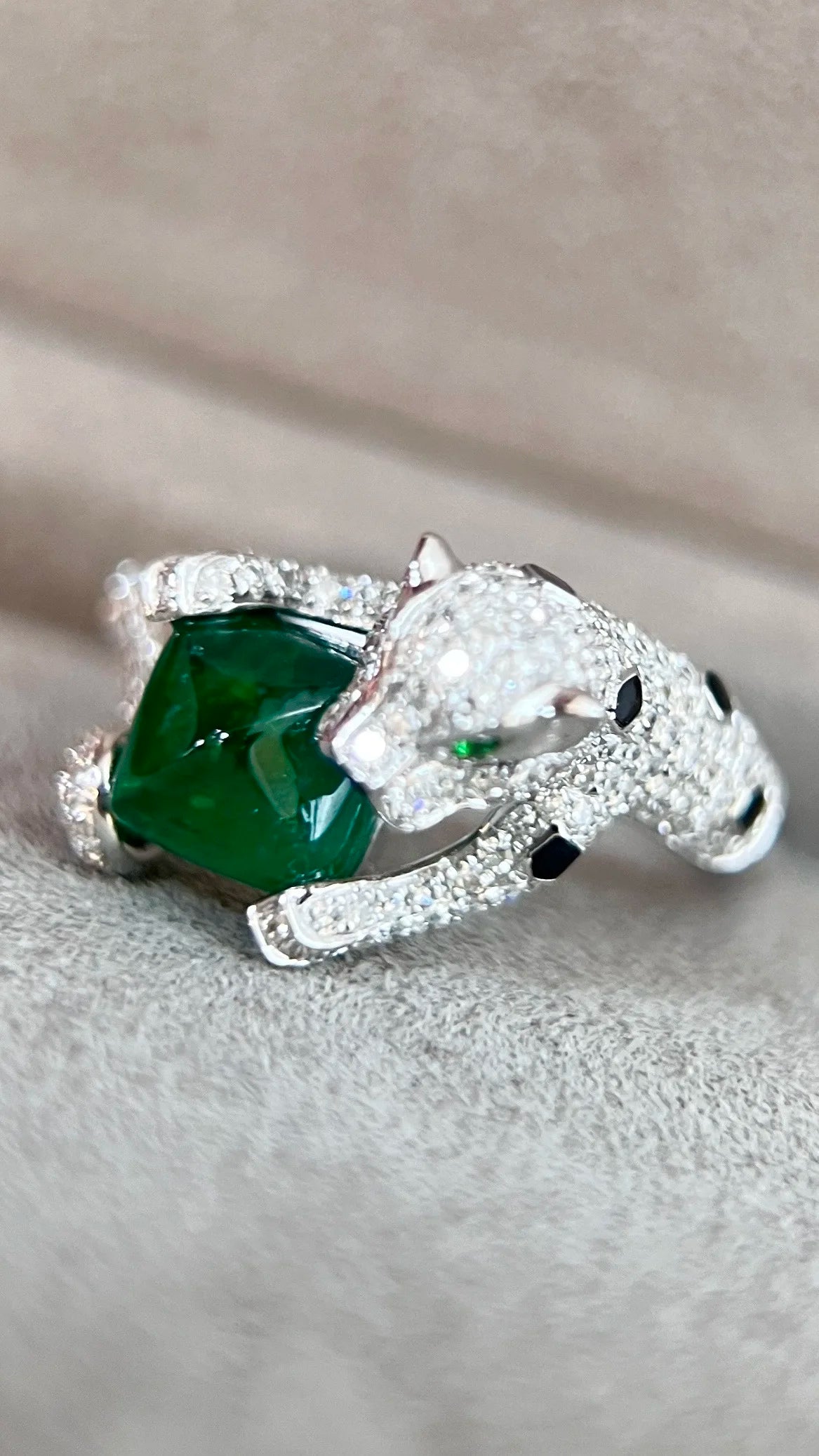2026 G18K White Gold 1.88ct Natural Green Emerald Ring for Men