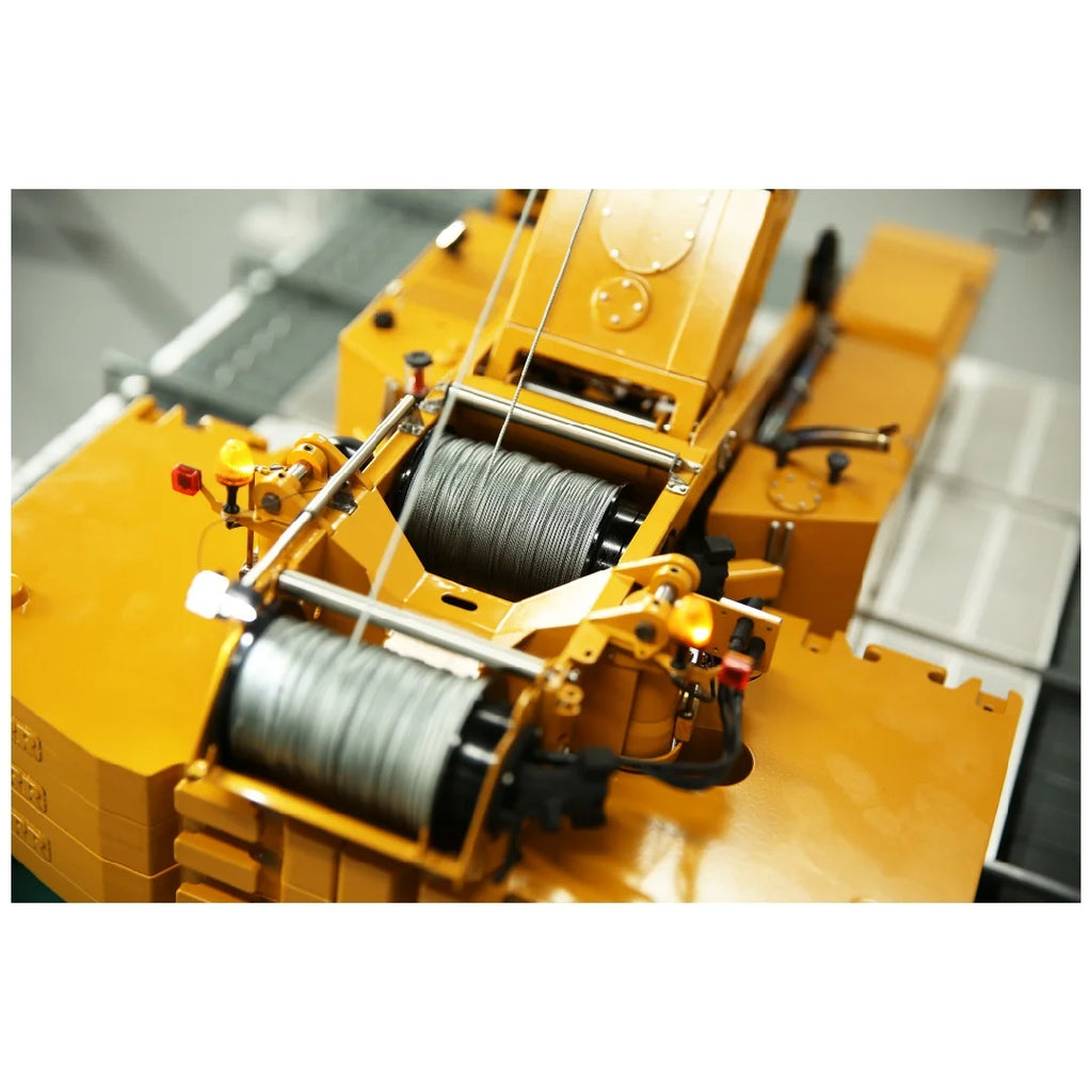 D1220 1:14 Hydraulic Remote Control Telescopic Crawler Crane Heavy Duty RC Cranes Cars Tracked Construction Truck Models