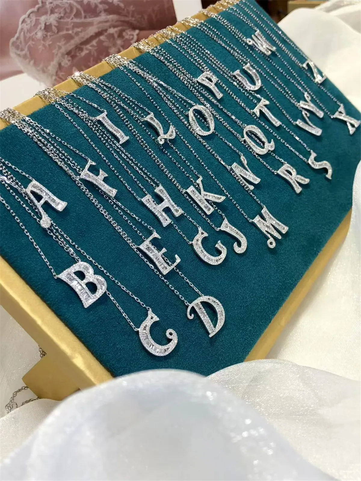 18K gold solid genuine gold natural diamond letter diamond necklace - high-quality jewelry available in stock, for customization