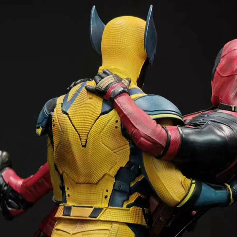 1/4 Marvel Comics Figure Deadpool Wolverine Cuddle Anime Collection Model Resin Desktop Ornament Holiday Gifts Children Toys