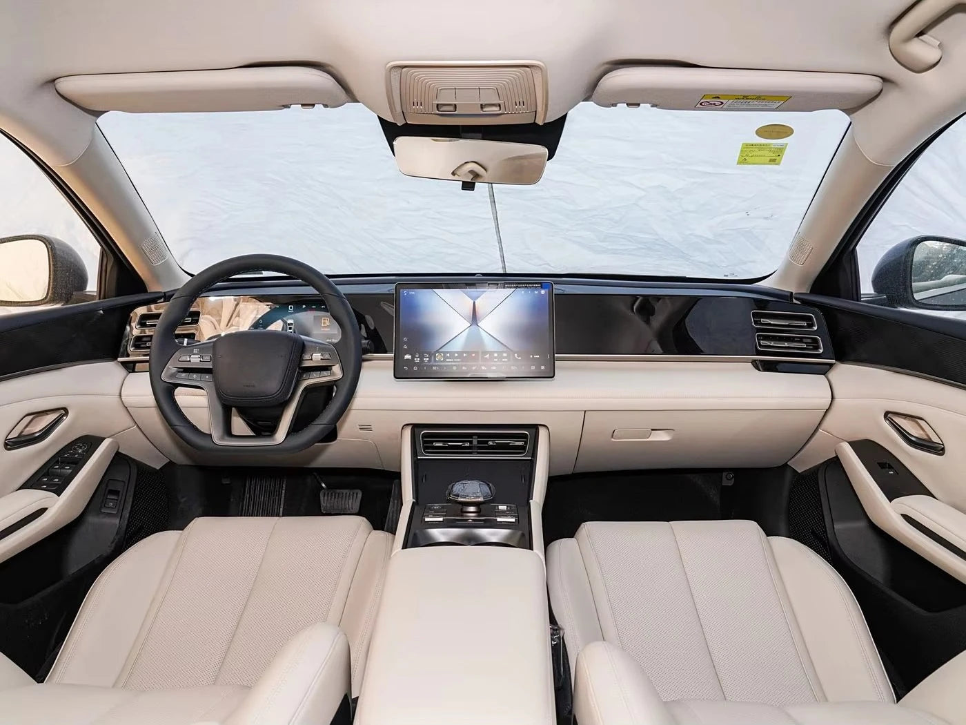 Plug-in hybrid electric sedan 80 km/120 km series 4-door 5-seater car