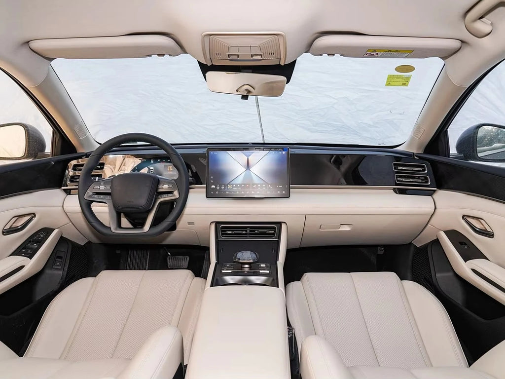 Plug-in hybrid electric sedan 80 km/120 km series 4-door 5-seater car