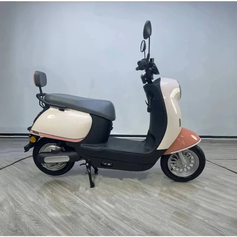 High-end Fashionable Electric Motorcycle Scooter Adult 650W Moped 60V Bike Factory Direct Sale