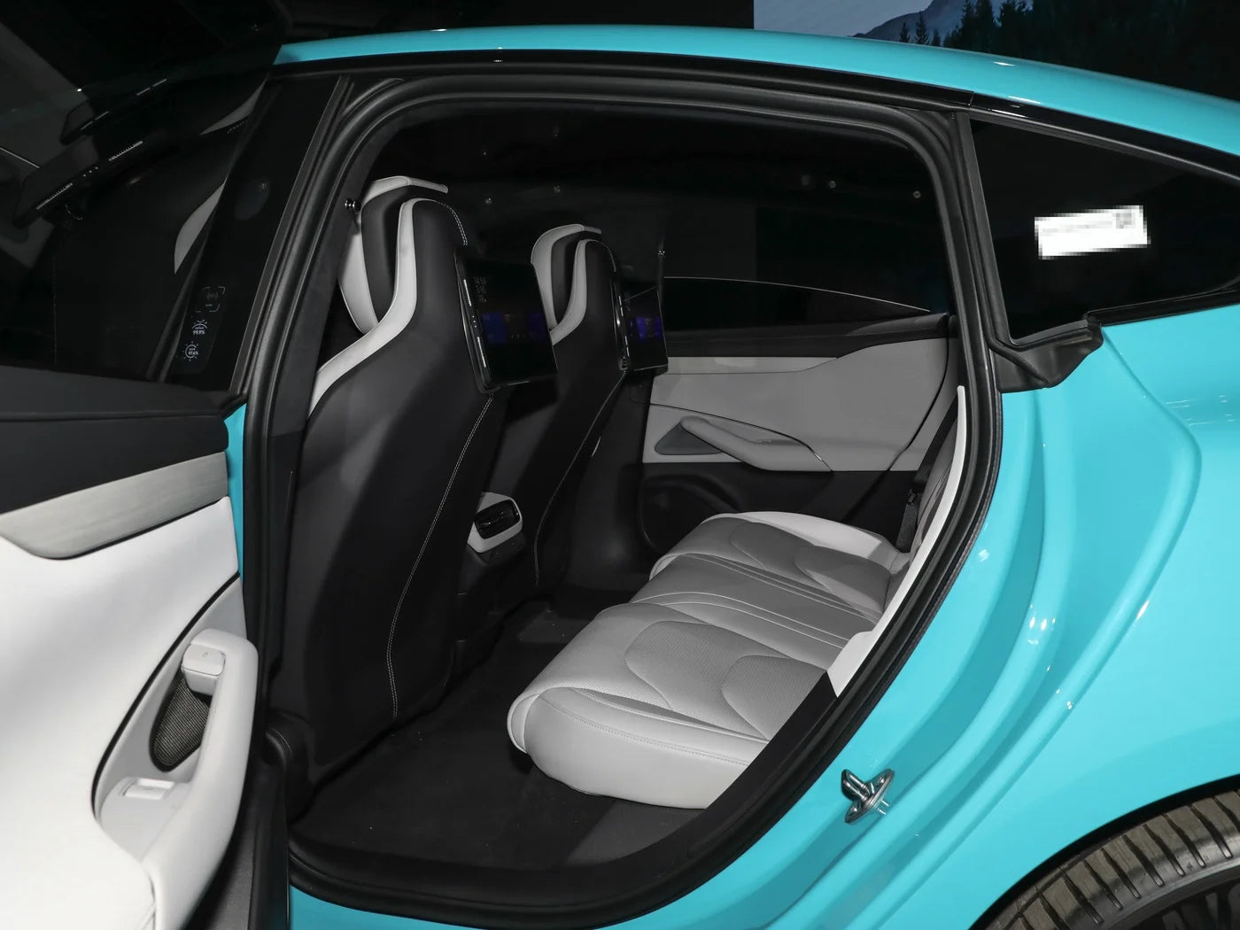 2024 New Energy Electric Vehicle China Auto 5 Seat High Speed