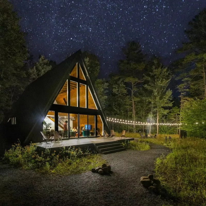 High Quality Eco Friendly Triangle Villa Prefab Modular House for Hotel Living Room Vacation Use